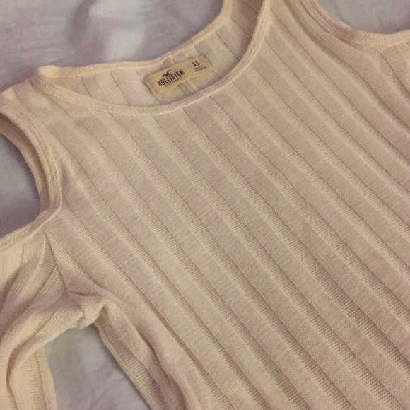 Hollister long sleeve shoulder cut out shirt - Picture 2 of 4